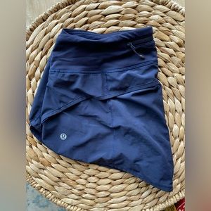 Lululemon Speed Up low rise 2.5 inch shorts
